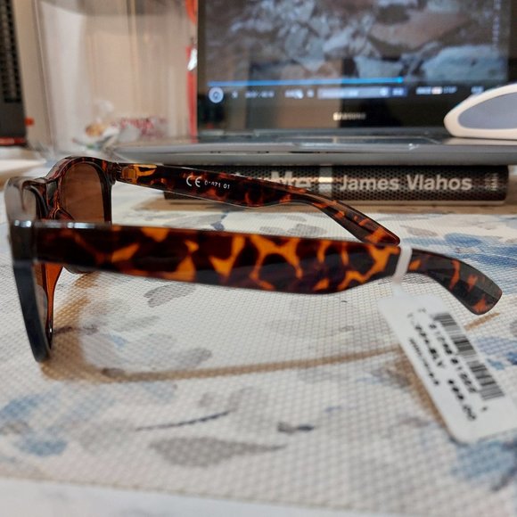 Vince Camuto Sunglasses Leopard Print Trendy Chic Summer Shades Leopard Print - Picture 7 of 8